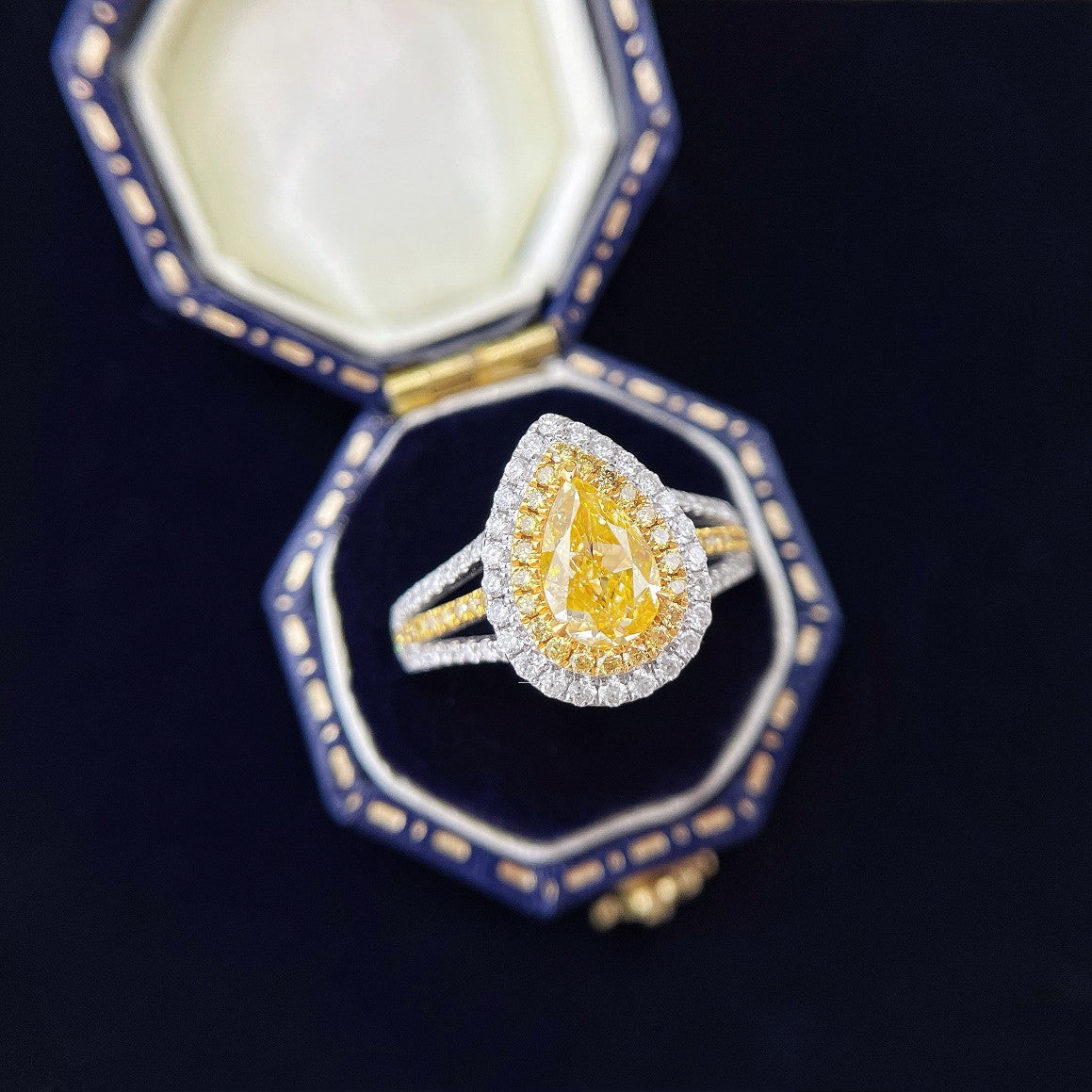 18K Yellow Gold Diamond Drop Color-Separated Ring | Premium Jewelry - Yellow Diamond Ring