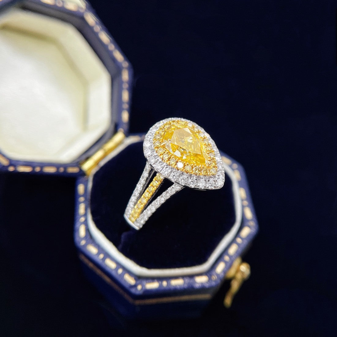 18K Yellow Gold Diamond Drop Color-Separated Ring | Premium Jewelry - Yellow Diamond Ring