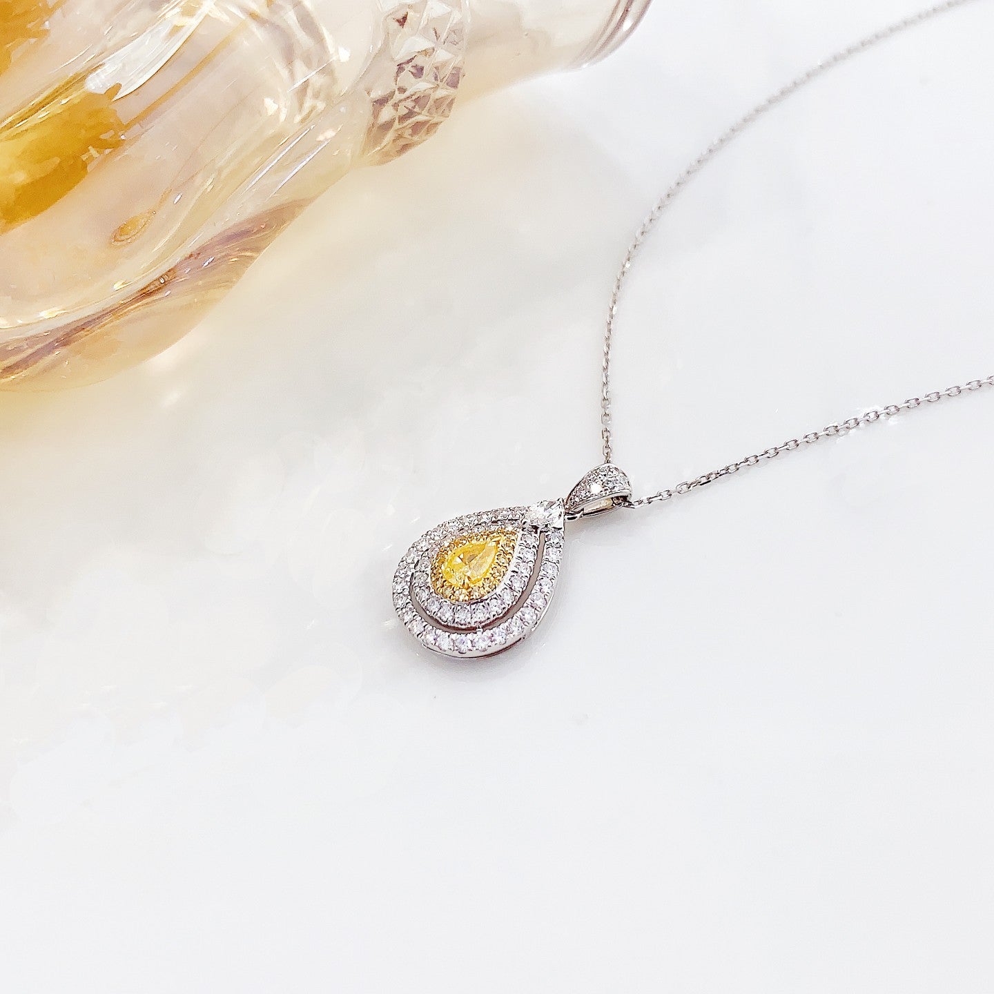 18K Yellow Gold Diamond Drop Hollow Marquise Pendant Necklace - Exquisite Jewelry - Yellow Diamond Necklace