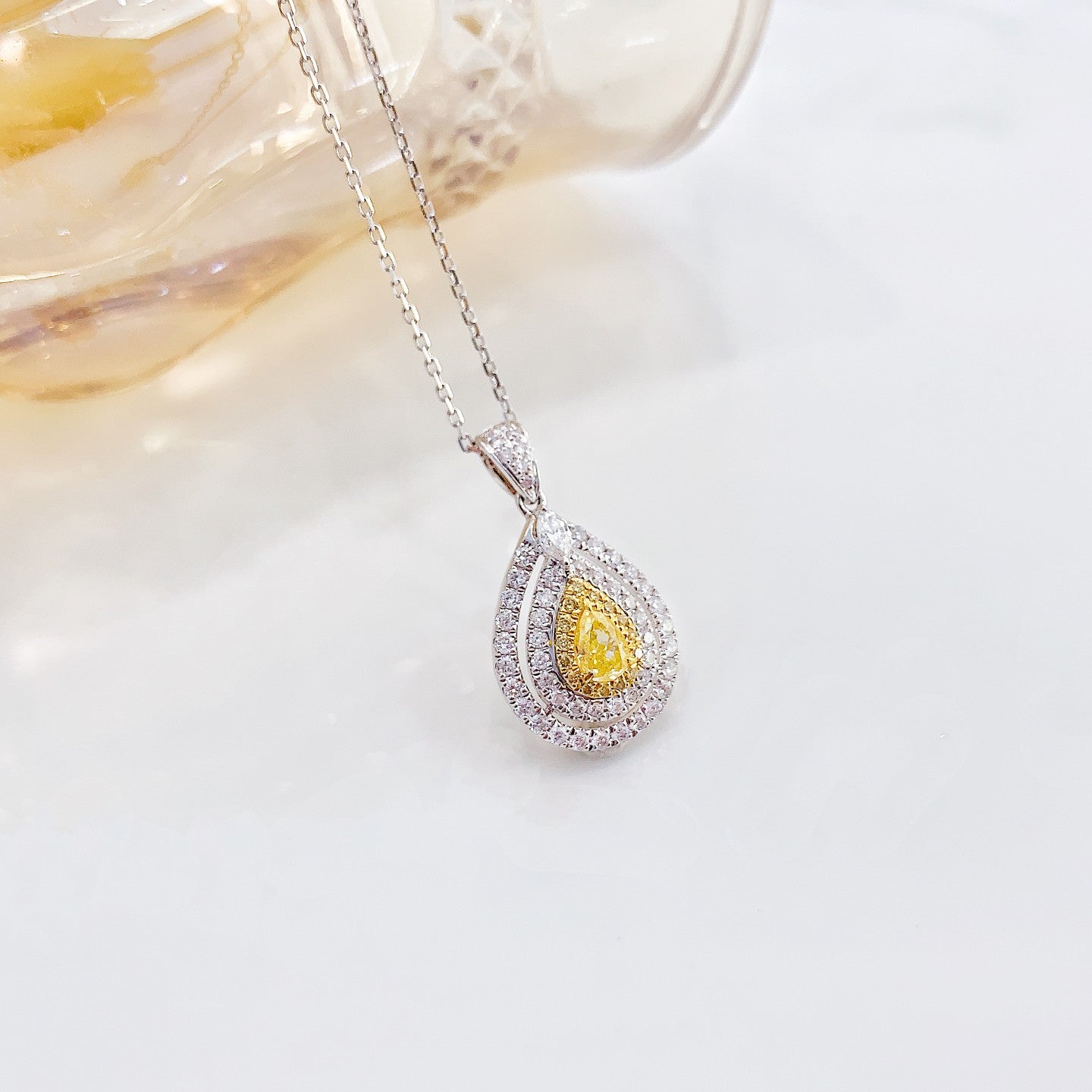 18K Yellow Gold Diamond Drop Hollow Marquise Pendant Necklace - Exquisite Jewelry - Yellow Diamond Necklace