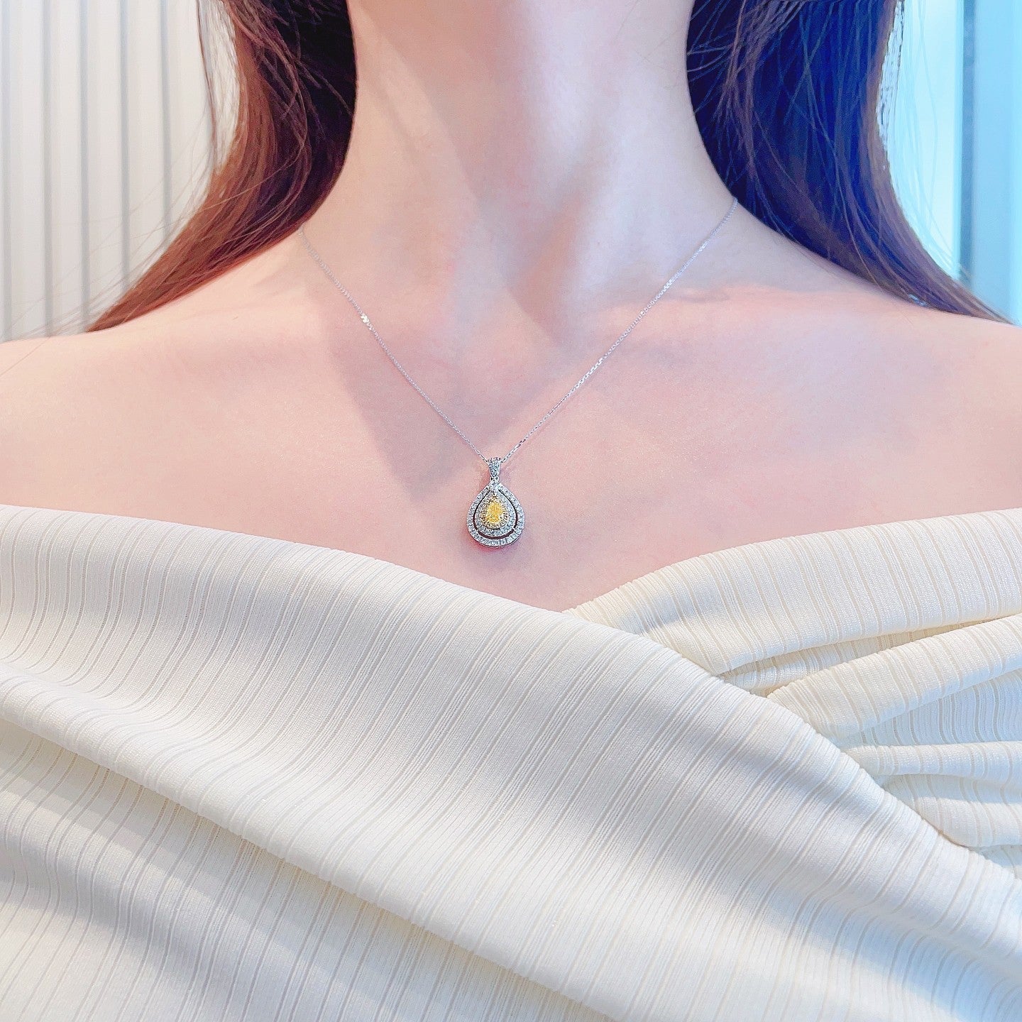 18K Yellow Gold Diamond Drop Hollow Marquise Pendant Necklace - Exquisite Jewelry - Yellow Diamond Necklace