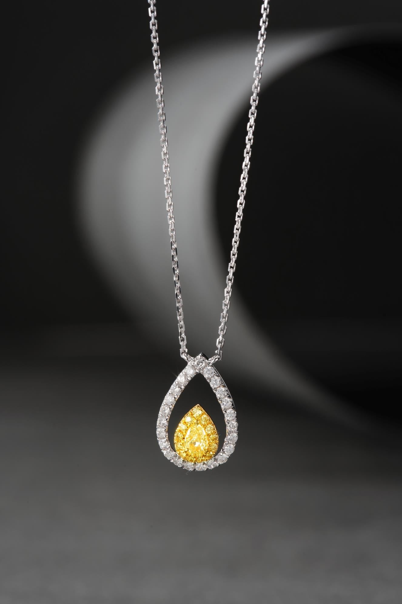 18K Yellow Gold Diamond Drop Necklace - Elegant Jewelry Piece - Yellow Diamond Necklace