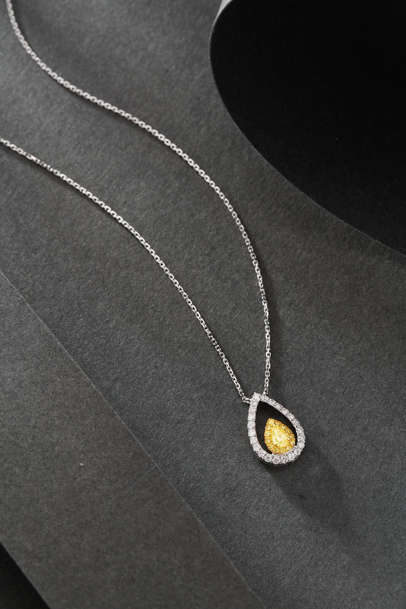 18K Yellow Gold Diamond Drop Necklace - Elegant Jewelry Piece - Yellow Diamond Necklace