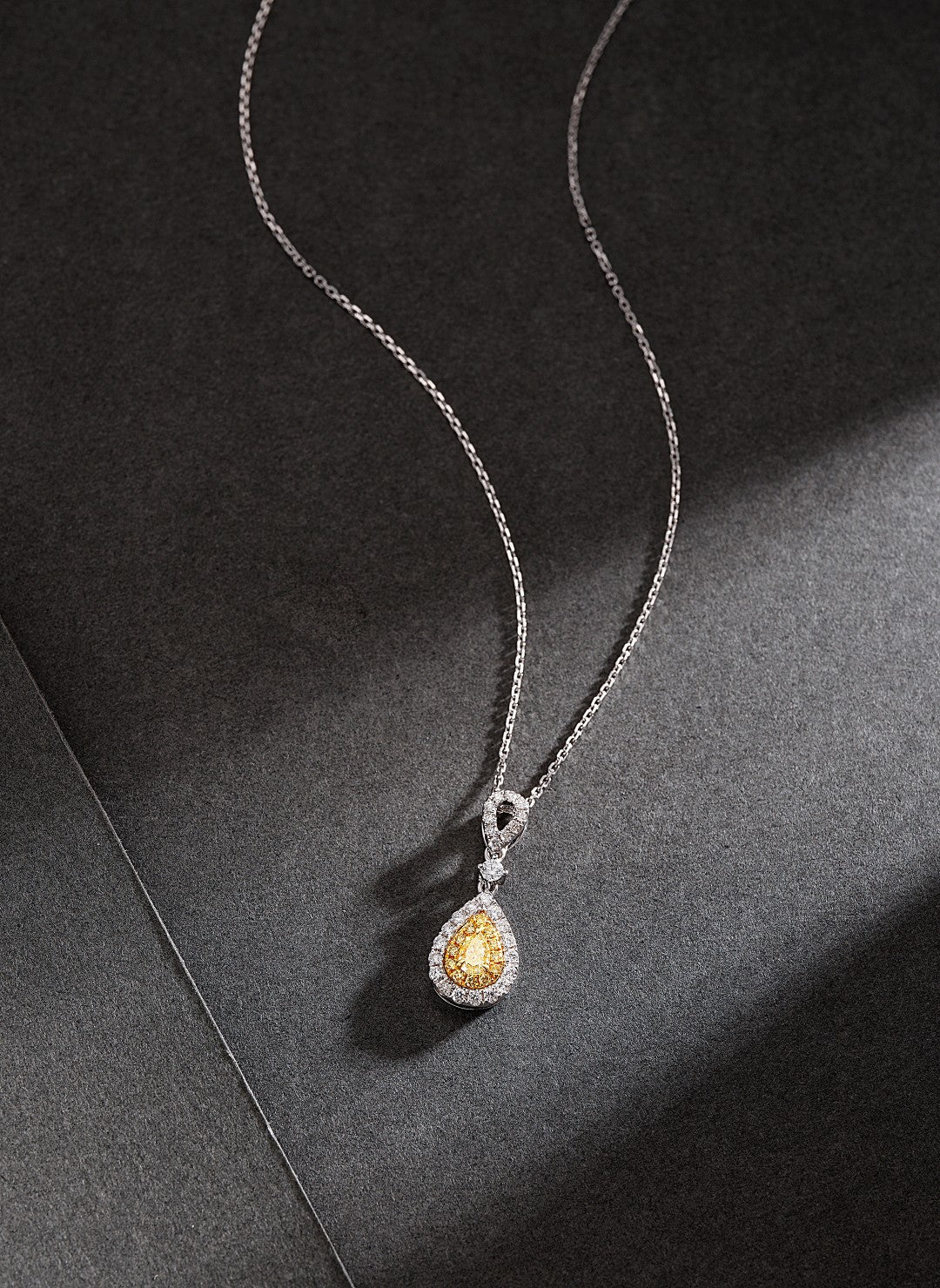 18K Yellow Gold Diamond Drop Necklace - Exquisite Jewelry - Yellow Diamond Necklace