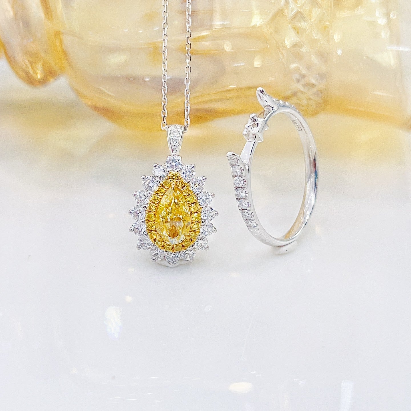 18K Yellow Gold Diamond Drop Pendant with Detachable Design - Exquisite Jewelry - Yellow Diamond Ring