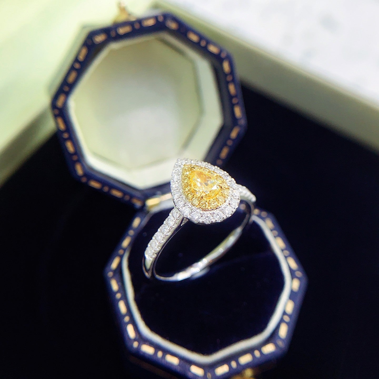 18K Yellow Gold Diamond Drop Straight Arm Ring - Elegant Jewelry Piece - Yellow Diamond Ring