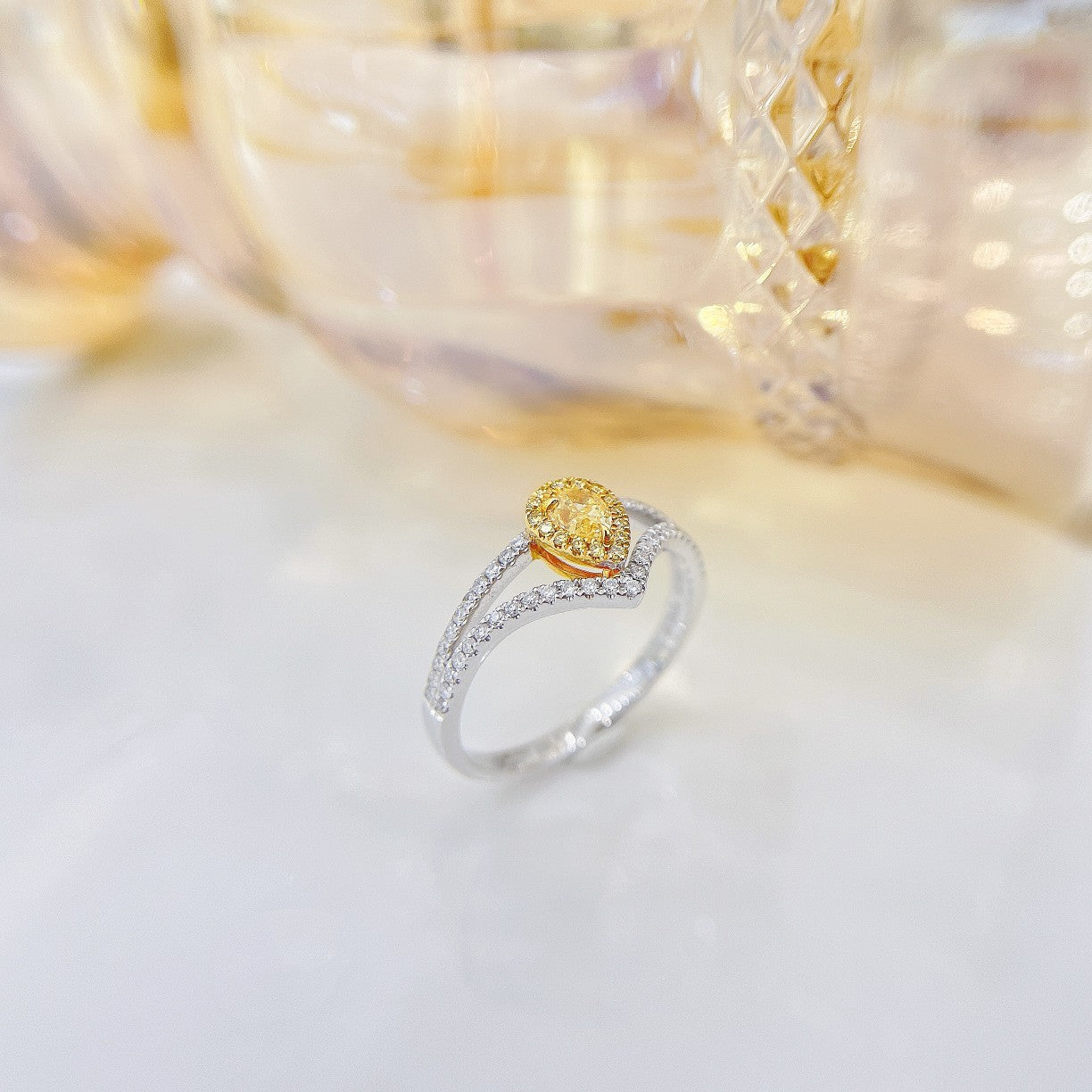 18K Yellow Gold Diamond Drop V-Shaped Ring - Luxurious Jewelry Piece - Yellow Diamond Ring