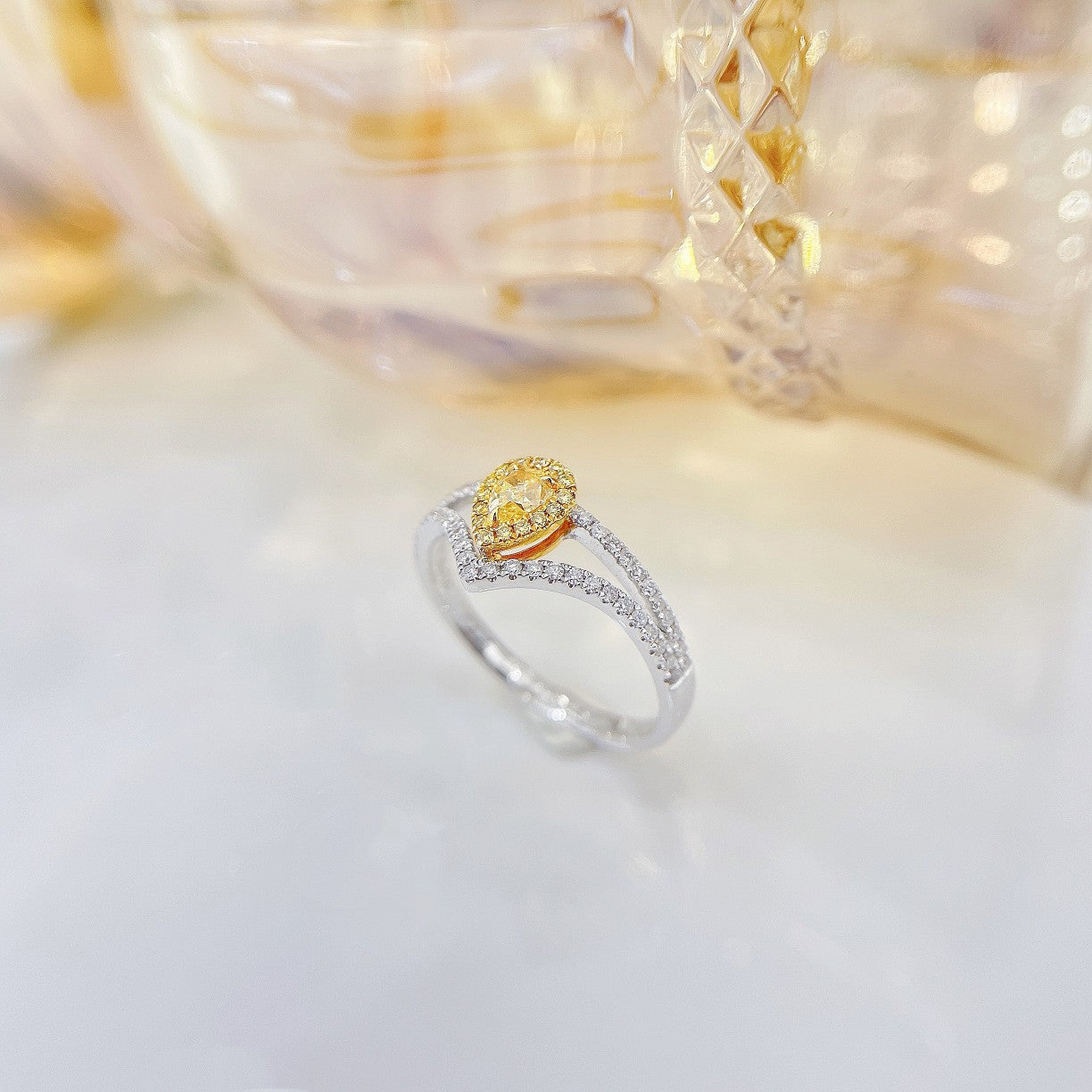 18K Yellow Gold Diamond Drop V-Shaped Ring - Luxurious Jewelry Piece - Yellow Diamond Ring