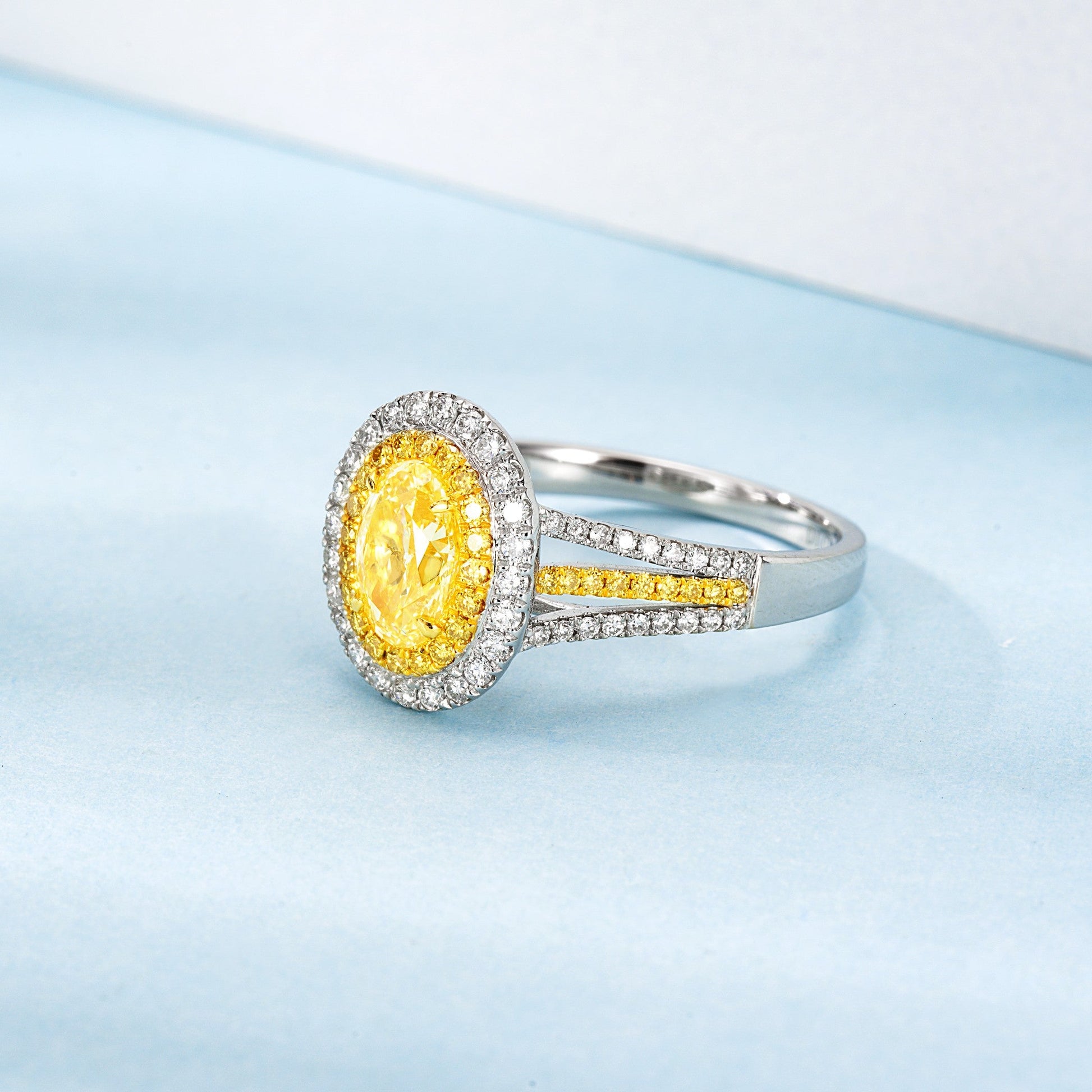 18K Yellow Gold Diamond Ellipse Color-Separated Ring with AGL Certificate - Yellow Diamond Ring