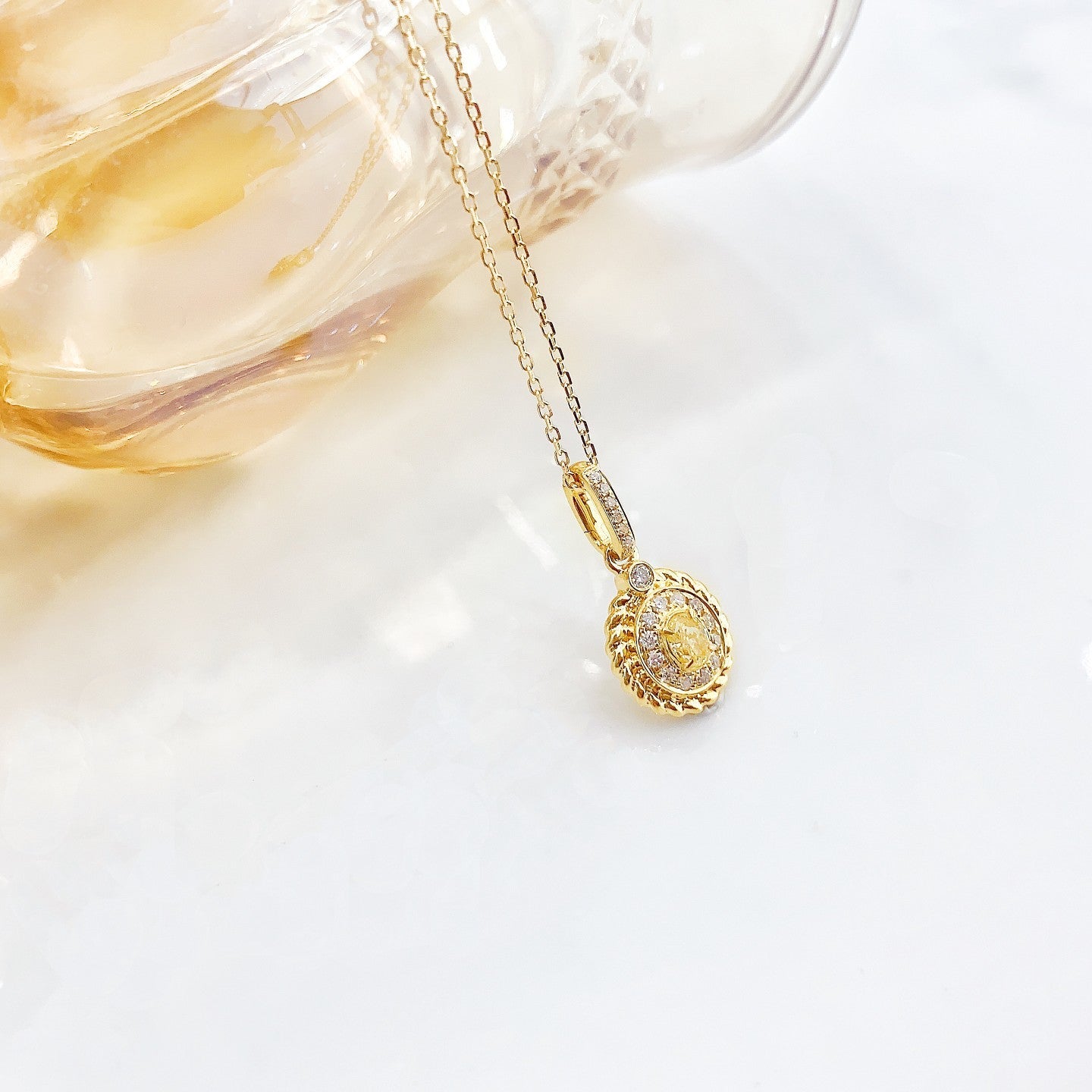 18K Yellow Gold Diamond Ellipse Twist Edge Necklace - Yellow Diamond Necklace