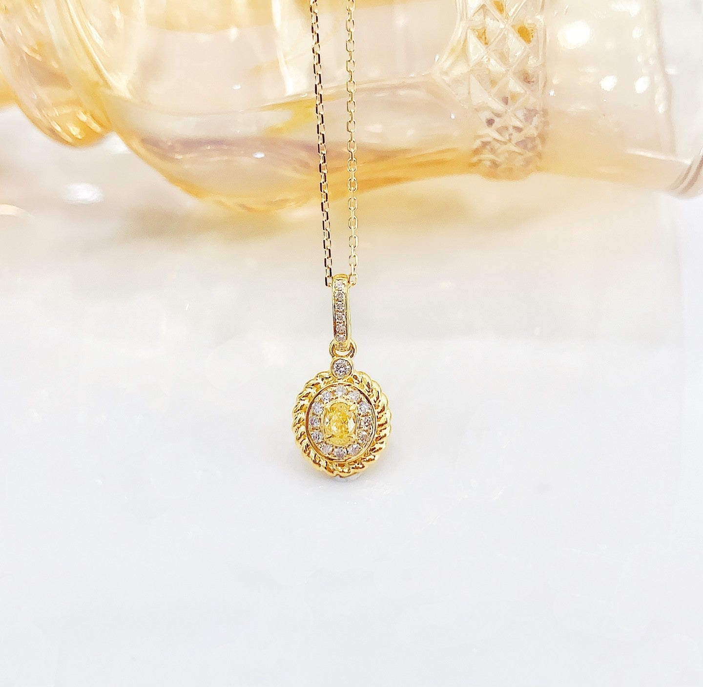 18K Yellow Gold Diamond Ellipse Twist Edge Necklace - Yellow Diamond Necklace