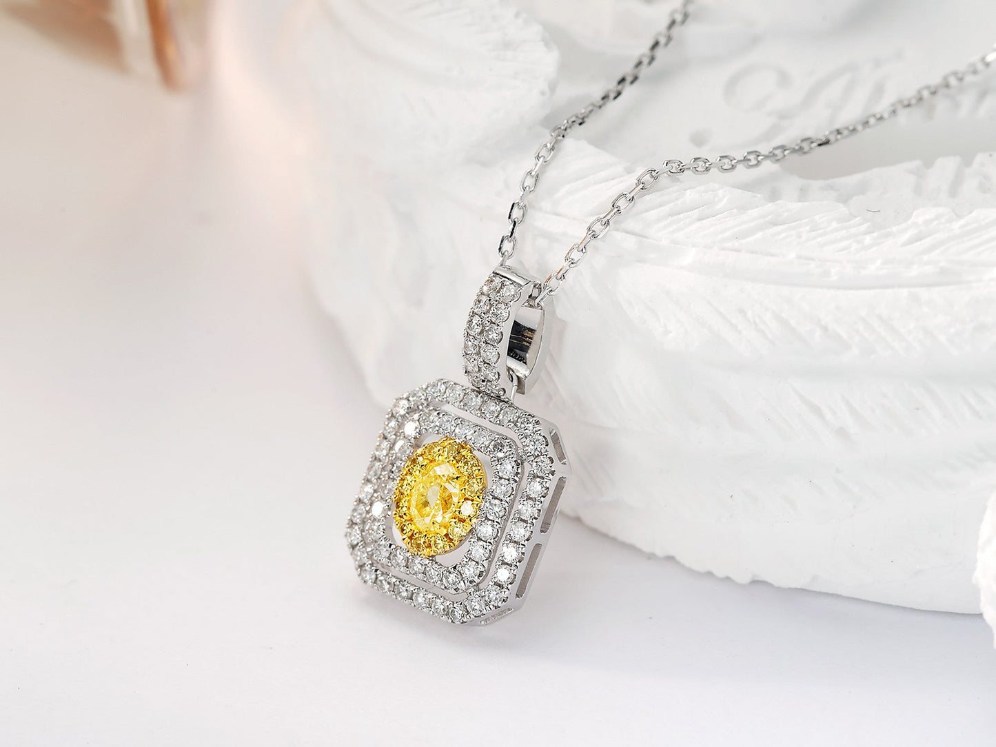 18K Yellow Gold Diamond Elliptical Double-Halo Hollow Necklace - Yellow Diamond Necklace