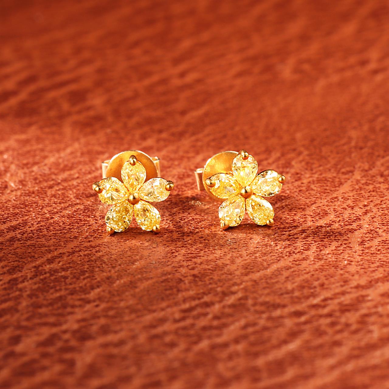 18K Yellow Gold Diamond Five-Petal Earrings - ED002-Y - Jeweler.Jewelry