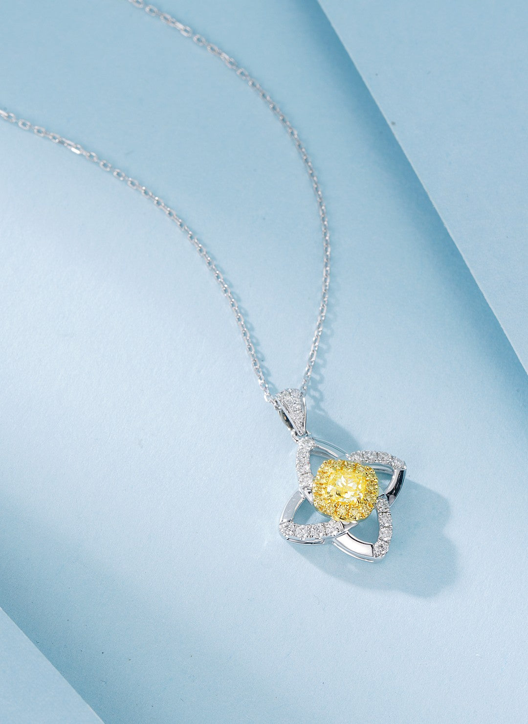 18K Yellow Gold Diamond Four-Petal Flower Pendant Necklace with Melon Seed Clasp - Elegant Jewelry Piece - Yellow