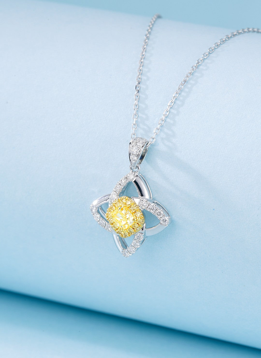 18K Yellow Gold Diamond Four-Petal Flower Pendant Necklace with Melon Seed Clasp - Elegant Jewelry Piece - Yellow