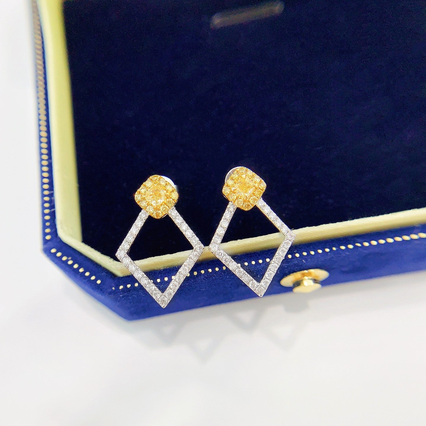 18K Yellow Gold Diamond Geometric Earrings - ED035-Y - Jeweler.Jewelry