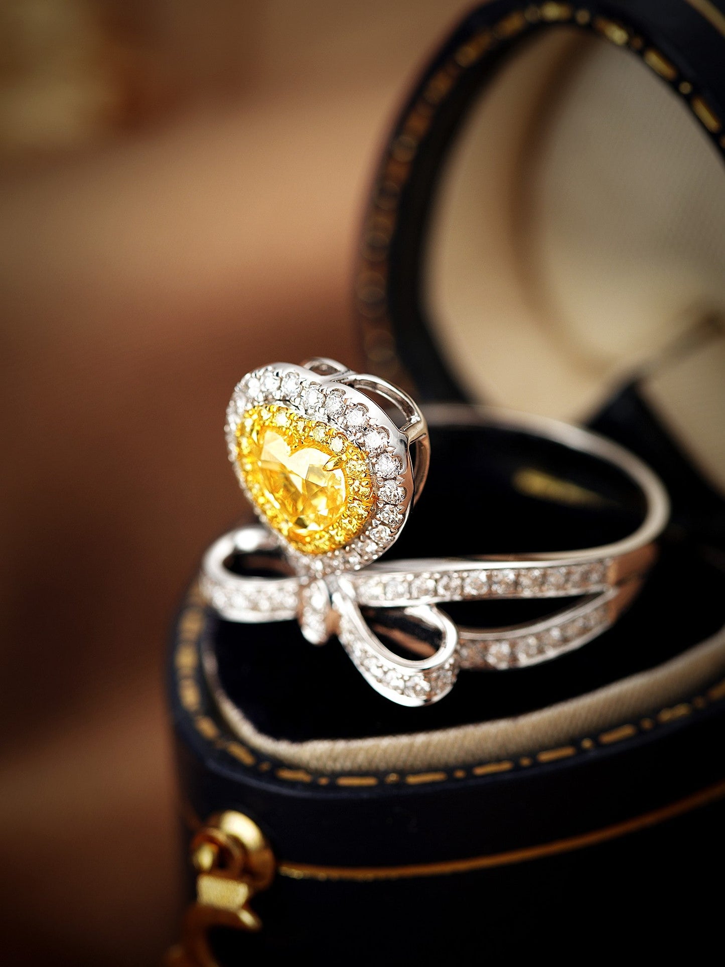 18k Yellow Gold Diamond Heart-Shaped Chaumet Ring | Premium Jewelry - Yellow Diamond Ring