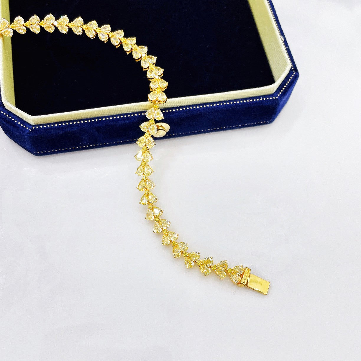 18K Yellow Gold Diamond Heart-Shaped Drop Pendant Bracelet - SL029-Y - Yellow Diamond Bracelet