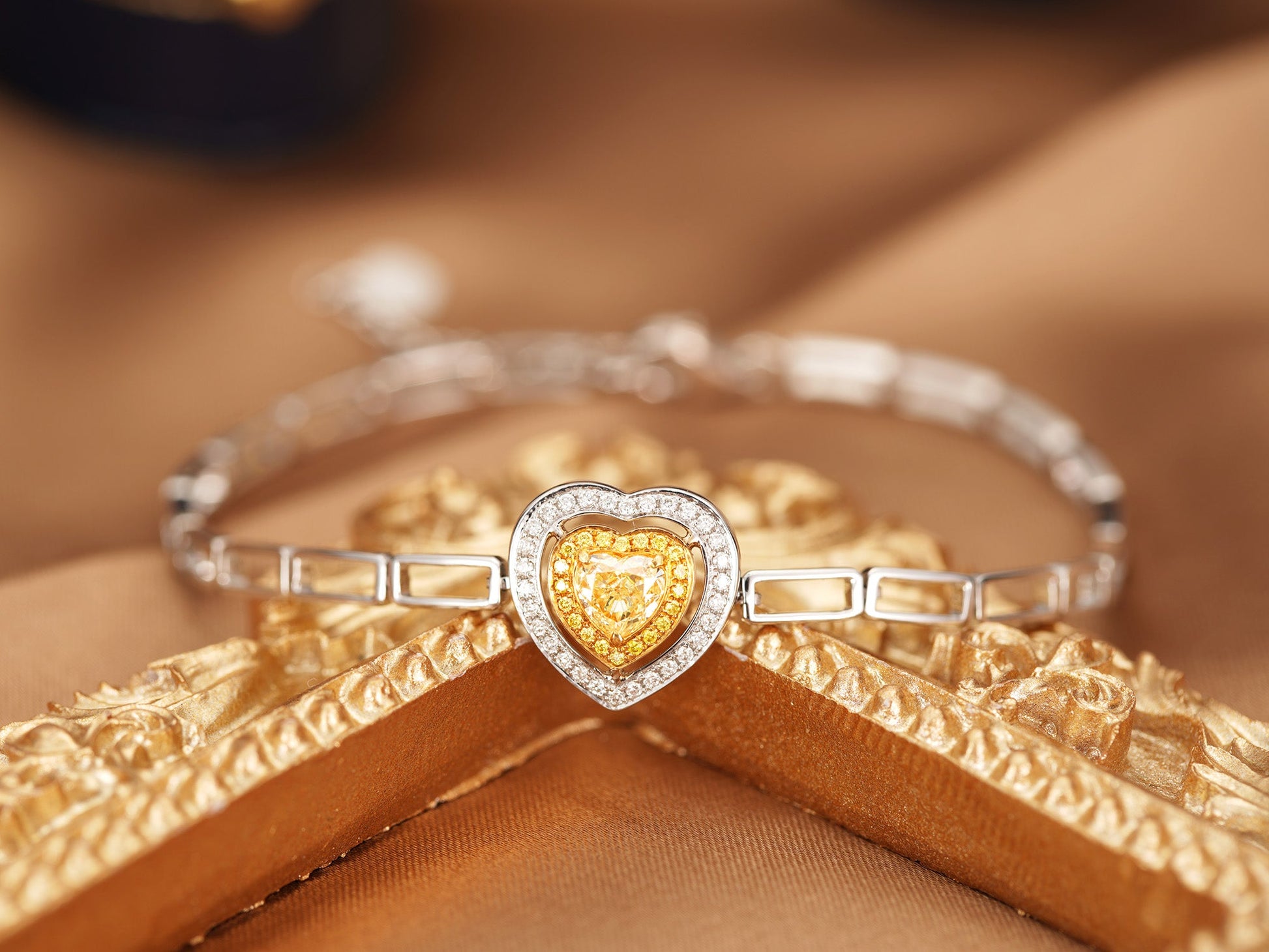 18K Yellow Gold Diamond Heart-shaped Hollow Bracelet - SL031-Y - Yellow Diamond Bracelet