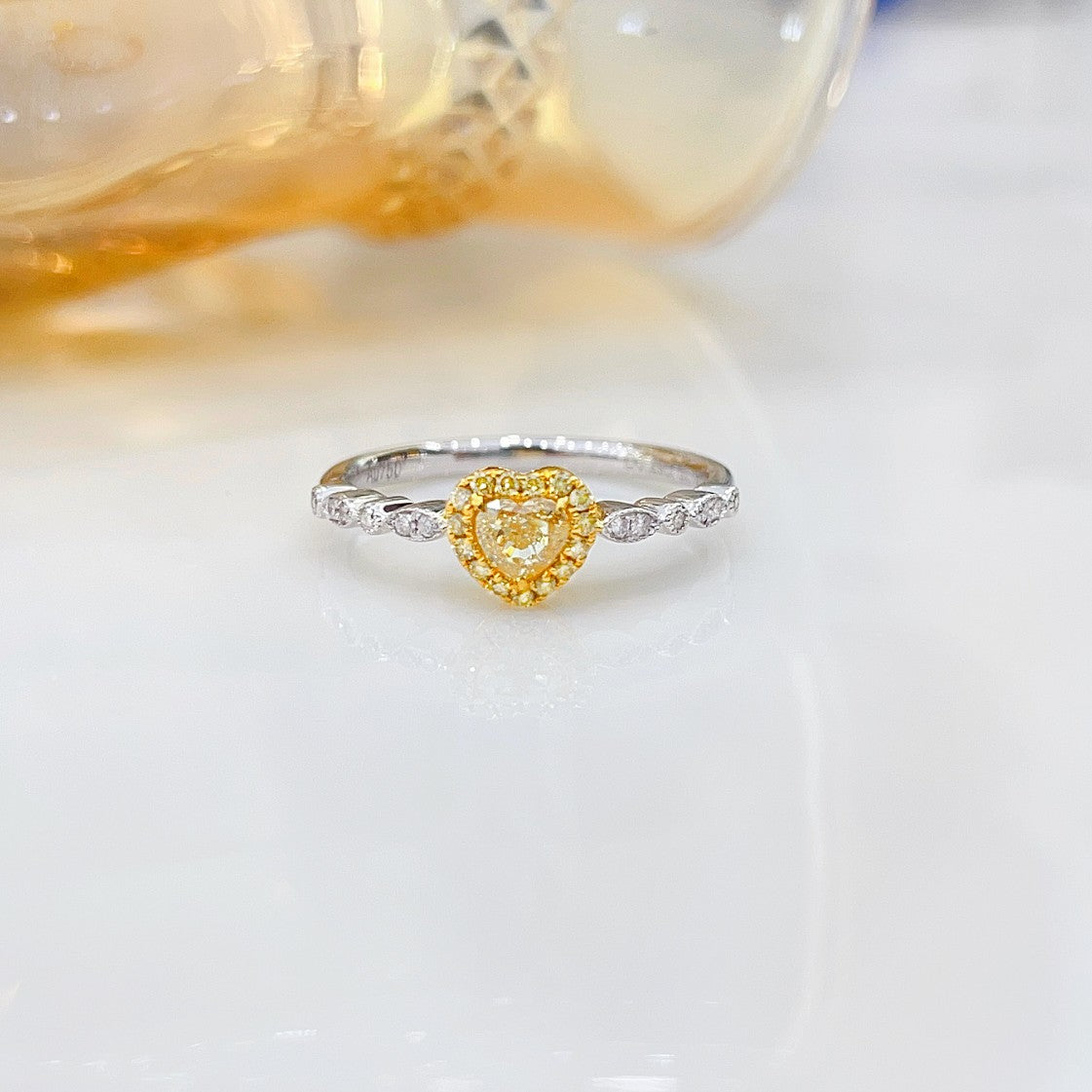 18K Yellow Gold Diamond Heart-shaped Ring - A Refreshing Jewelry Choice - Yellow Diamond Ring