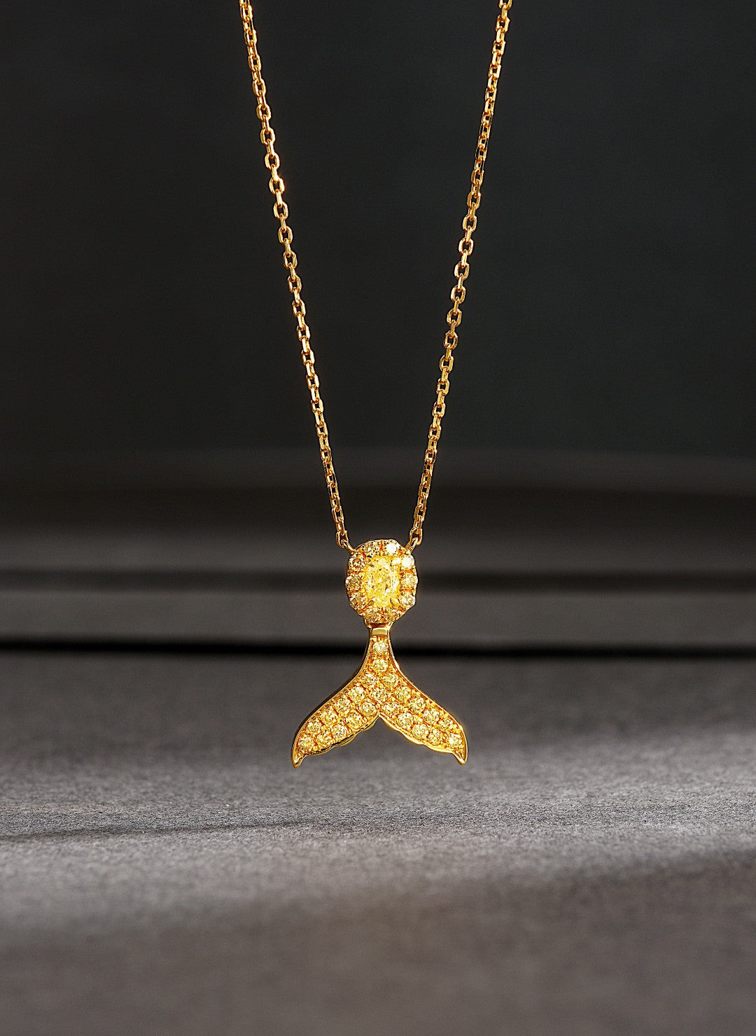 18K Yellow Gold Diamond Mermaid Necklace - Luxurious Jewelry Piece - Yellow Diamond Necklace