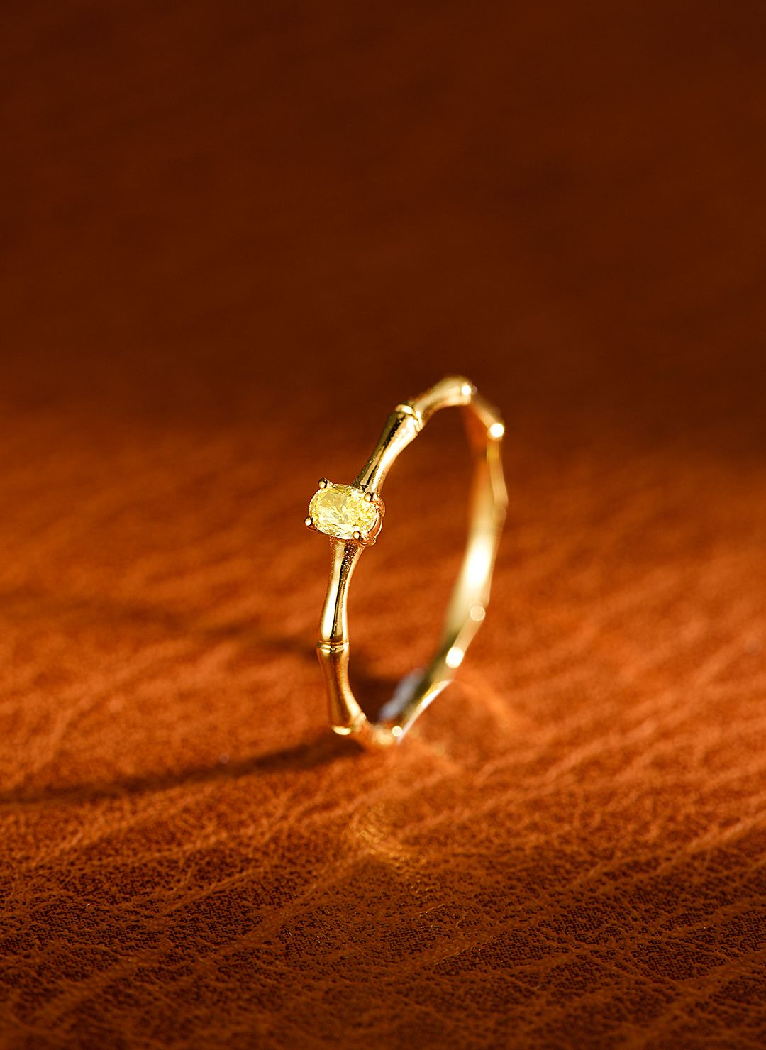 18K Yellow Gold Diamond Oval Bamboo-Style Ring | Unique Jewelry - Yellow Diamond Ring