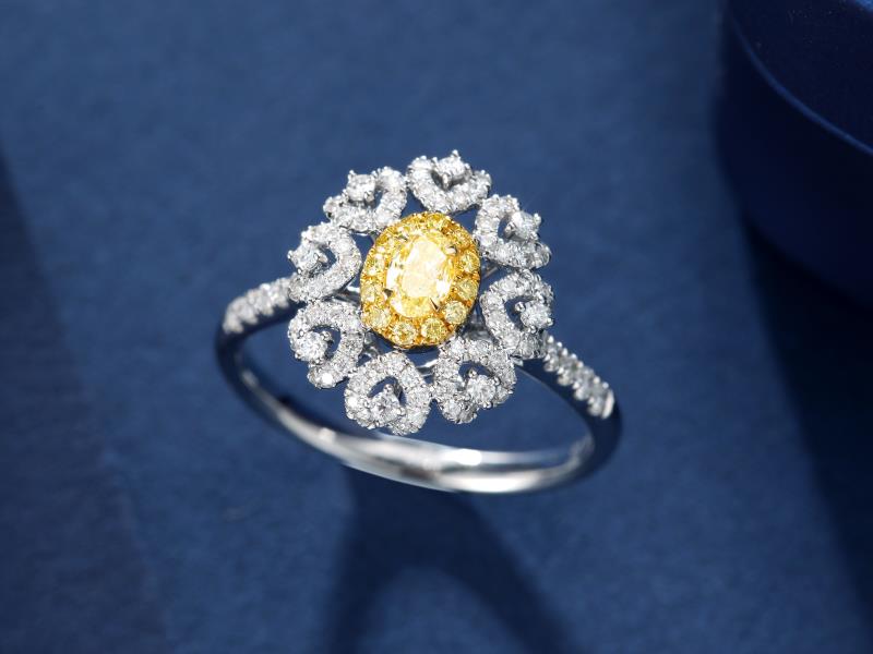 18K Yellow Gold Diamond Oval Cluster Ring - Luxurious Jewelry - Yellow Diamond Ring