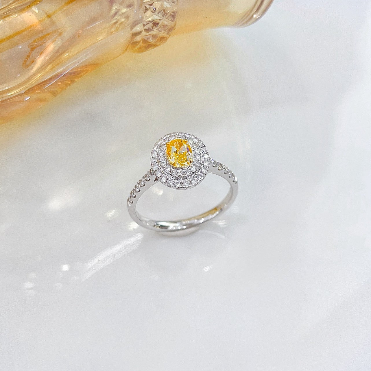 18K Yellow Gold Diamond Oval Cluster Ring - Luxurious Jewelry Piece - Yellow Diamond Ring