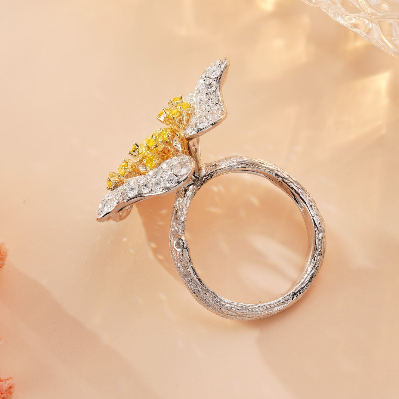 18K Yellow Gold Diamond Oval Flower Ring - Elegant Jewelry Piece - Yellow Diamond Ring