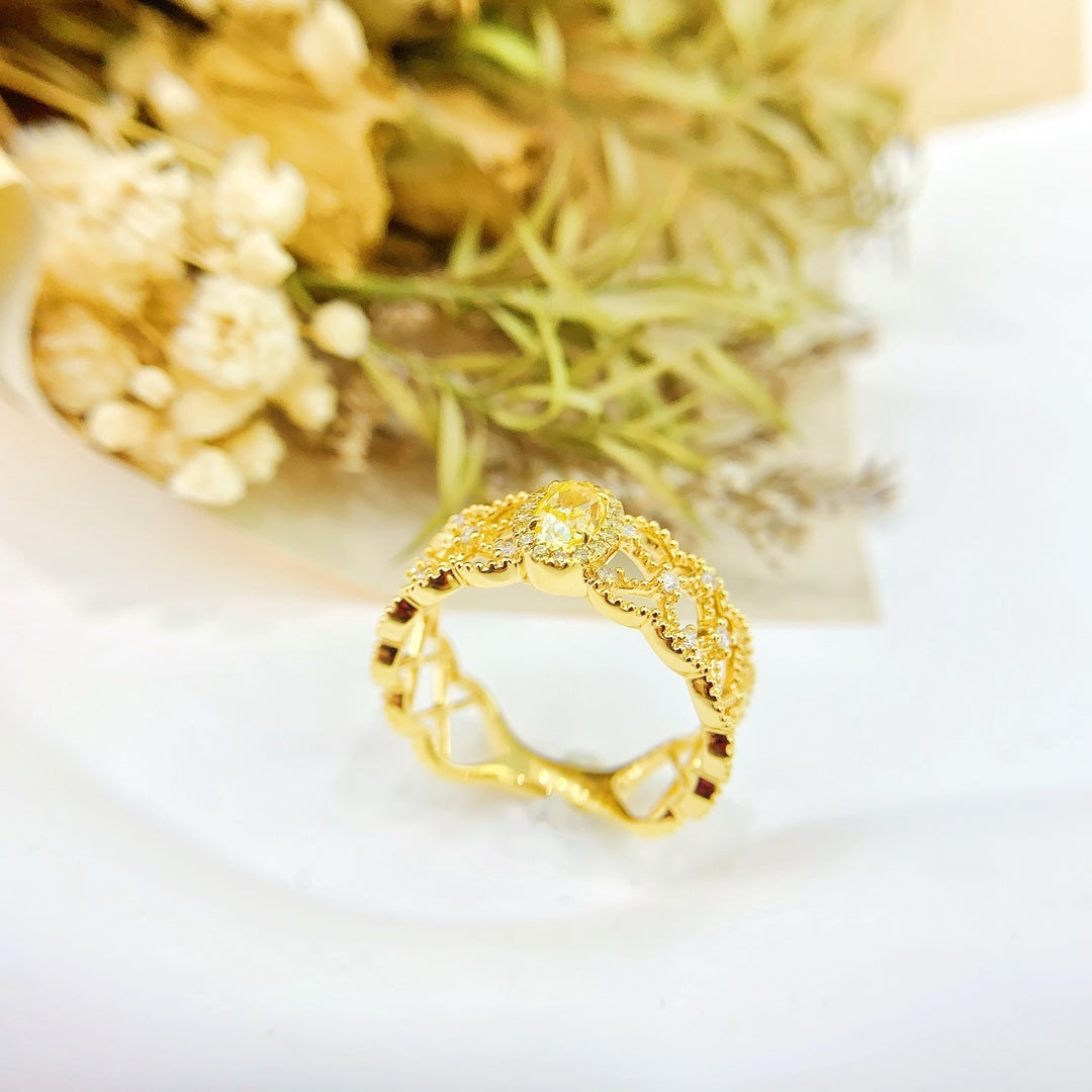 18K Yellow Gold Diamond Oval Lace Hollow Ring - Elegant Jewelry Piece - Yellow Diamond Ring