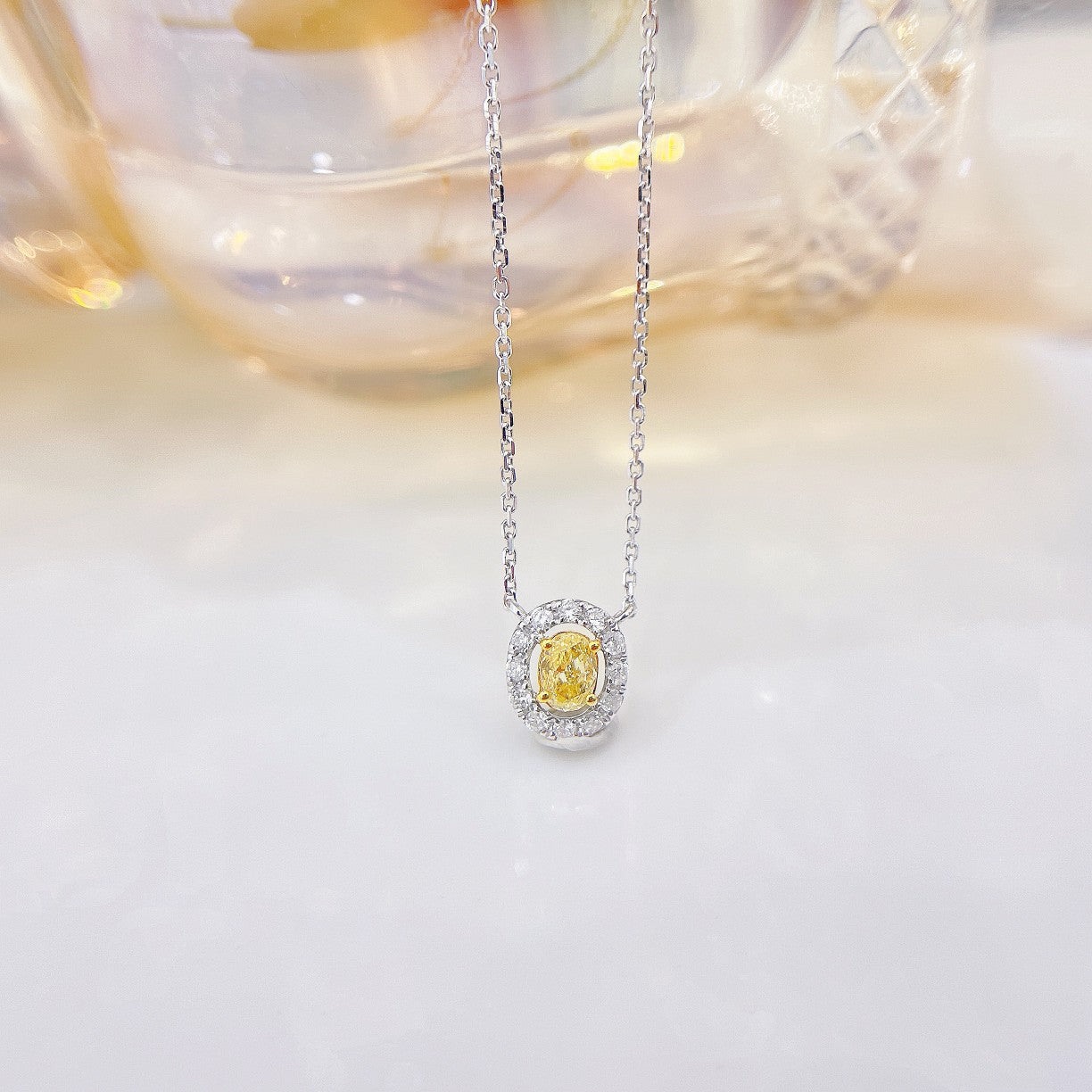 18K Yellow Gold Diamond Oval Necklace - Elegant Jewelry Piece - Yellow Diamond Necklace