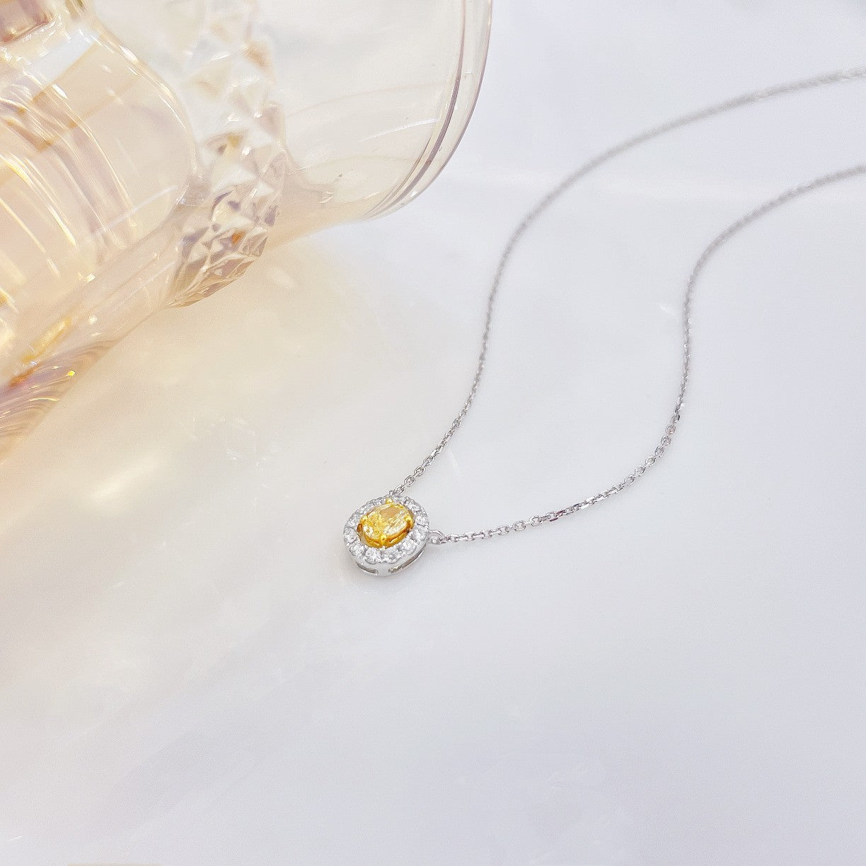 18K Yellow Gold Diamond Oval Necklace - Elegant Jewelry Piece - Yellow Diamond Necklace