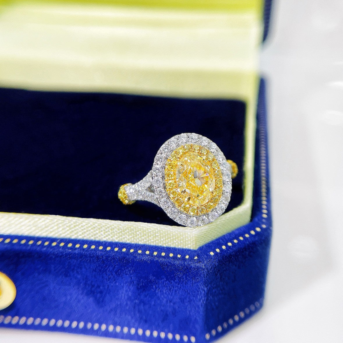 18K Yellow Gold Diamond Oval Ring - Premium Jewelry - Yellow Diamond Ring