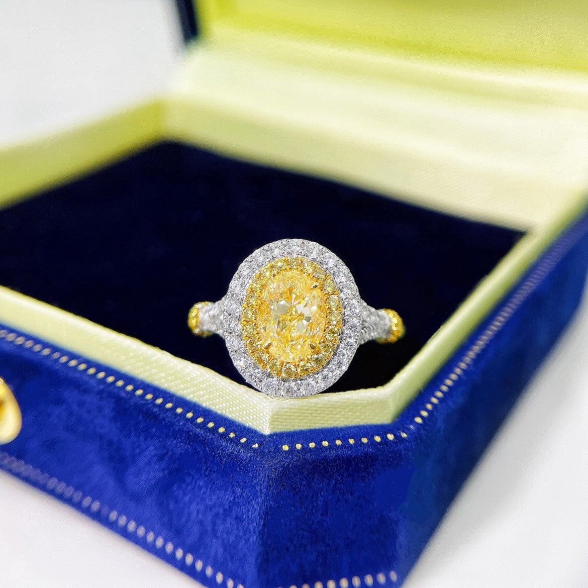 18K Yellow Gold Diamond Oval Ring - Premium Jewelry - Yellow Diamond Ring