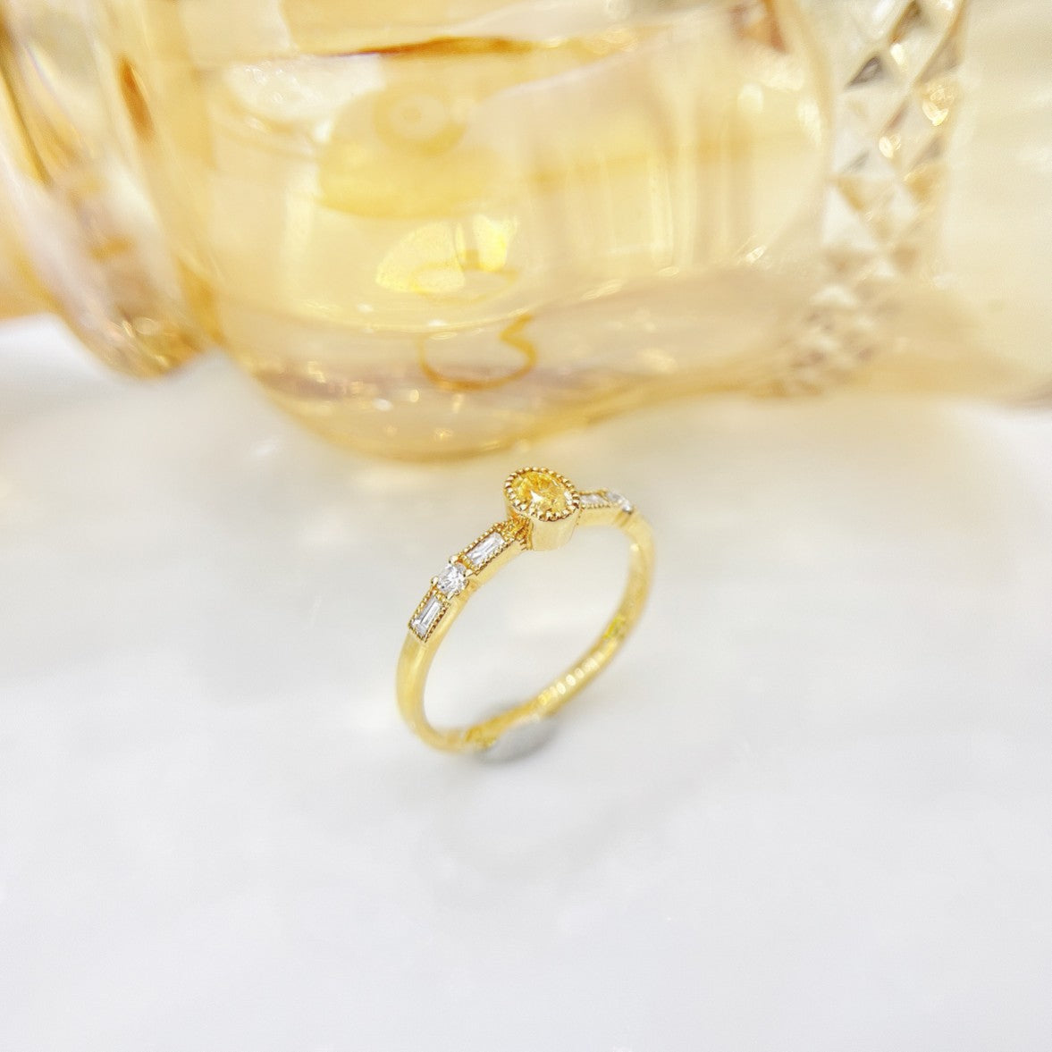 18K Yellow Gold Diamond Oval Straight Ladder Ring - Elegant Jewelry Piece - Yellow Diamond Ring