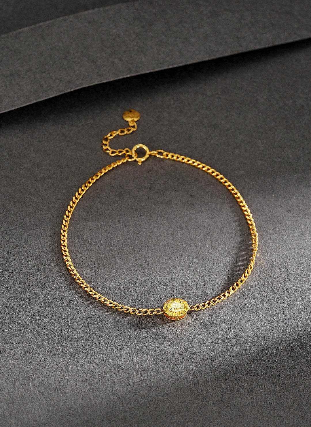 18K Yellow Gold Diamond Oval Surround Bracelet - Luxurious Jewelry - Yellow Diamond Bracelet