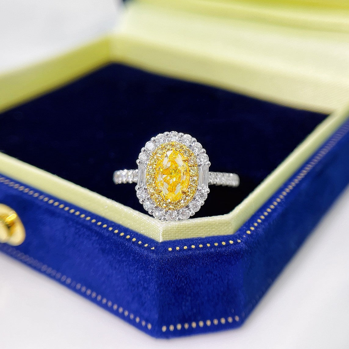 18K Yellow Gold Diamond Oval Surround Ladder Ring with AGL Certificate - Luxury Jewelry - Yellow Diamond Ring