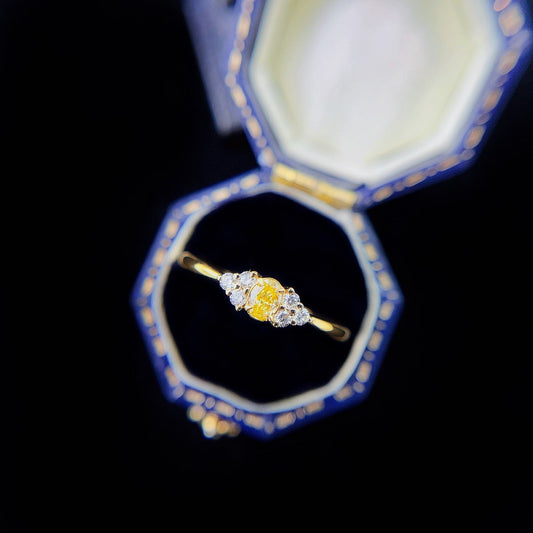 18K Yellow Gold Diamond Oval Three-Leaf Ring | Premium Jewelry - Yellow Diamond Ring