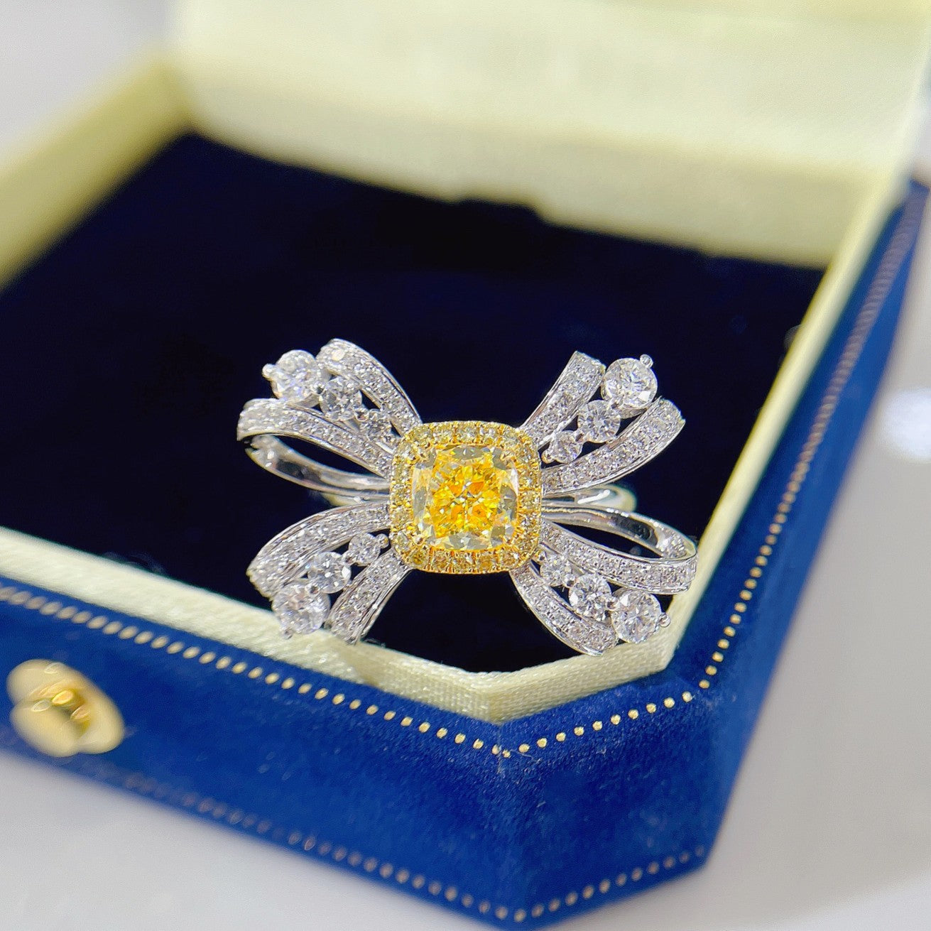 18K Yellow Gold Diamond Pillow-shaped Bowknot Two-way Ring | Premium Jewelry - Yellow Diamond Ring