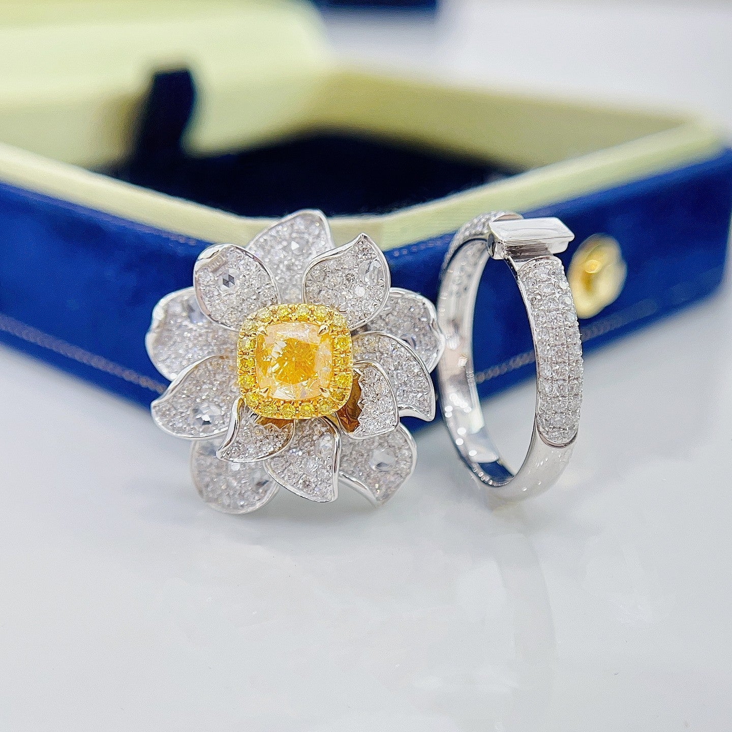 18K Yellow Gold Diamond Pillow-shaped Double-layered Irregular Two-way Wear Jewelry - Yellow Diamond Ring