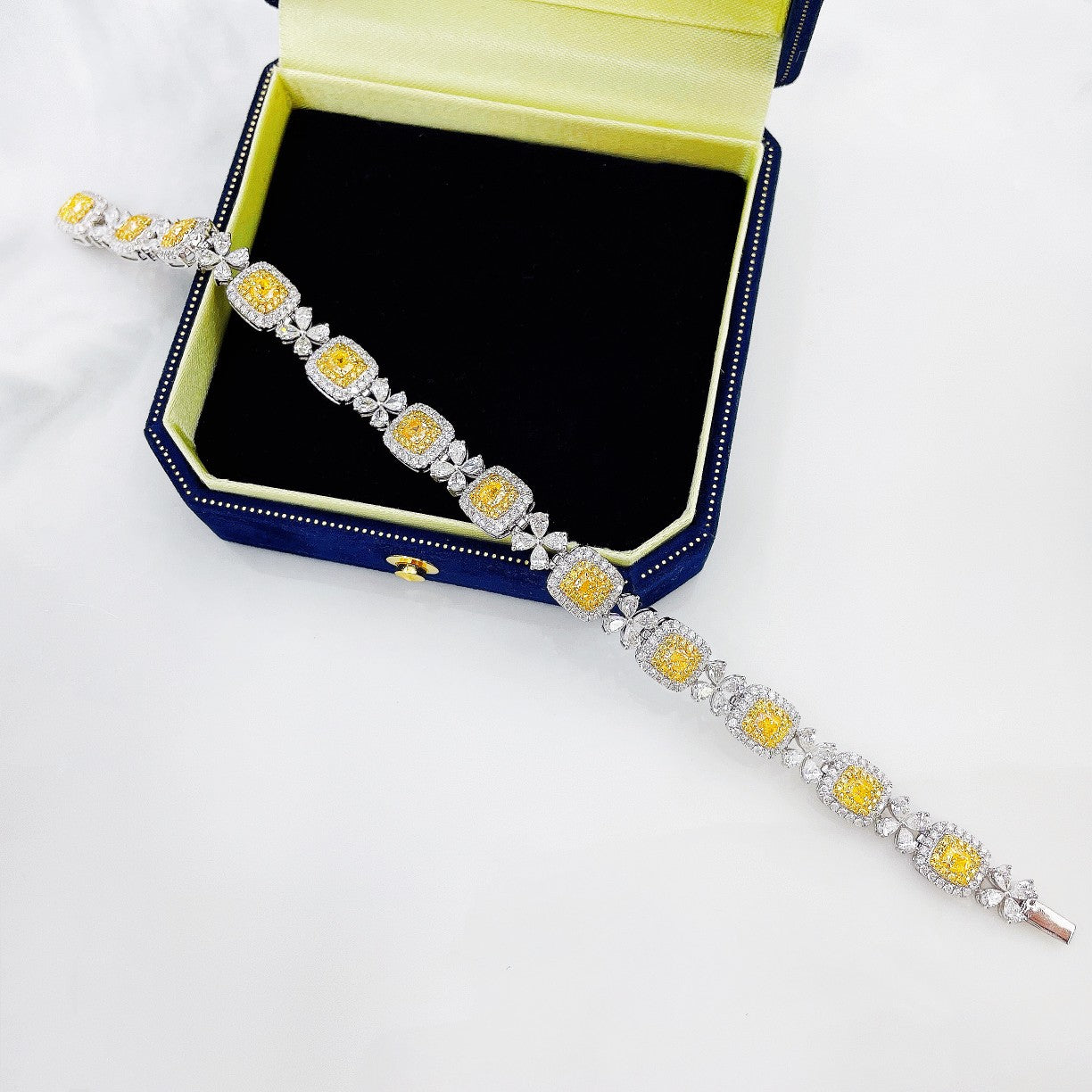 18K Yellow Gold Diamond Pillow-Shaped Four-Leaf Clover Bracelet - Yellow Diamond Bracelet