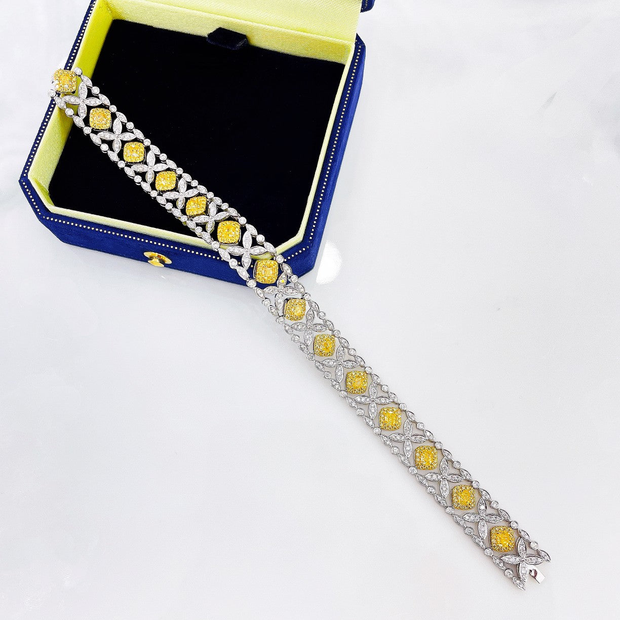 18K Yellow Gold Diamond Pillow-Shaped Four-Leaf Clover Bracelet - Luxurious Jewelry Piece - Yellow Diamond Bracelet