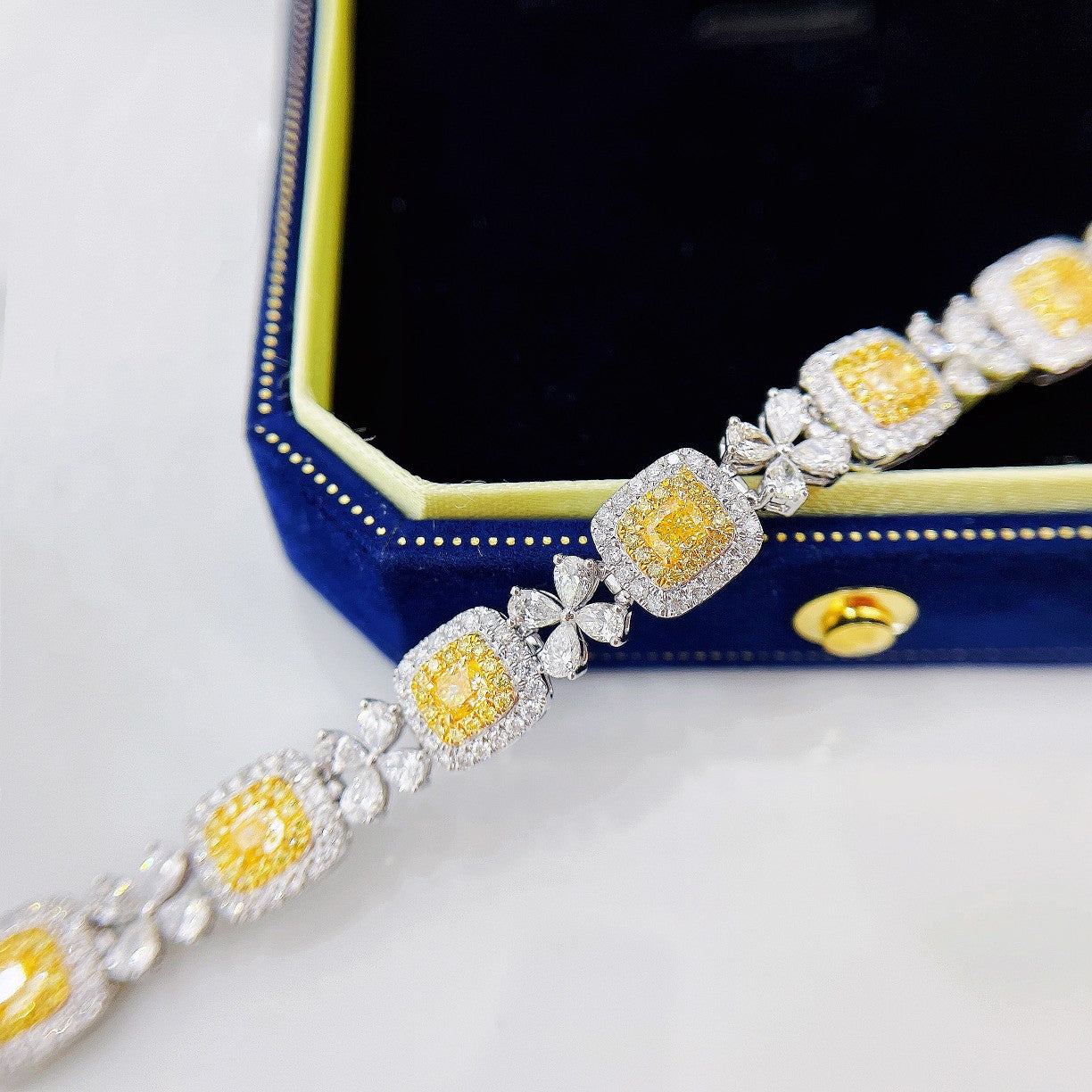 18K Yellow Gold Diamond Pillow-Shaped Four-Leaf Clover Bracelet - Yellow Diamond Bracelet