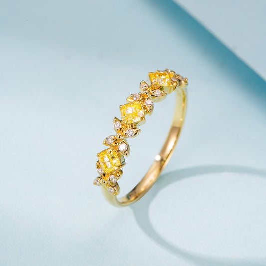 18K Yellow Gold Diamond Pillow-Shaped Four-Leaf Clover Pavé Ring - Yellow Diamond Ring