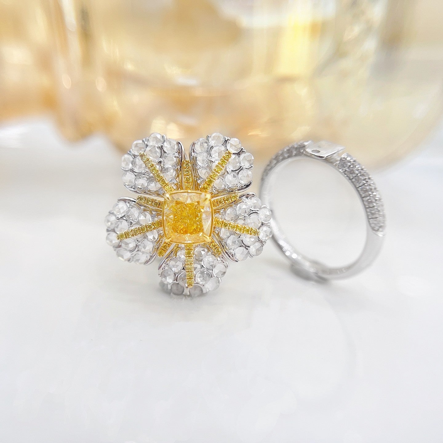 18K Yellow Gold Diamond Pillow-shaped Kapok Flower Two-way Wear Ring - Yellow Diamond Ring