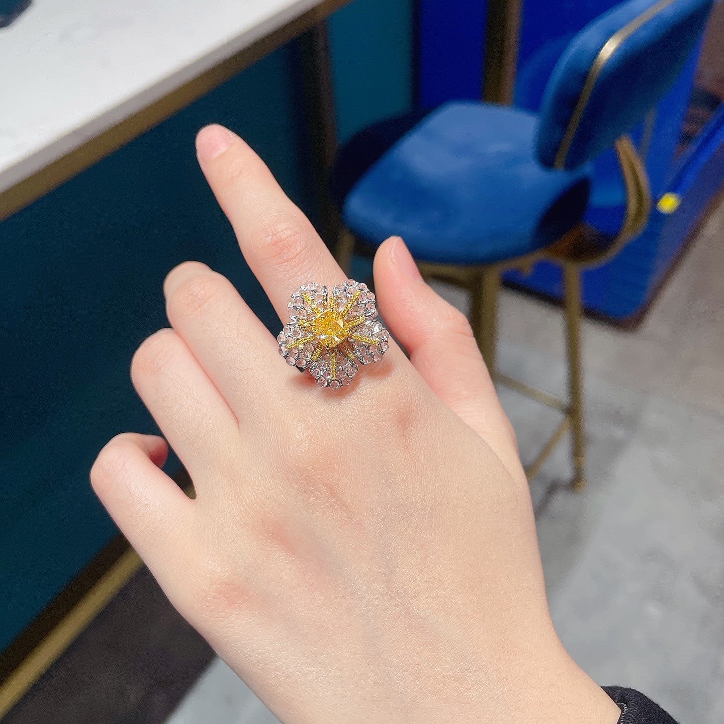 18K Yellow Gold Diamond Pillow-shaped Kapok Flower Two-way Wear Ring - Yellow Diamond Ring