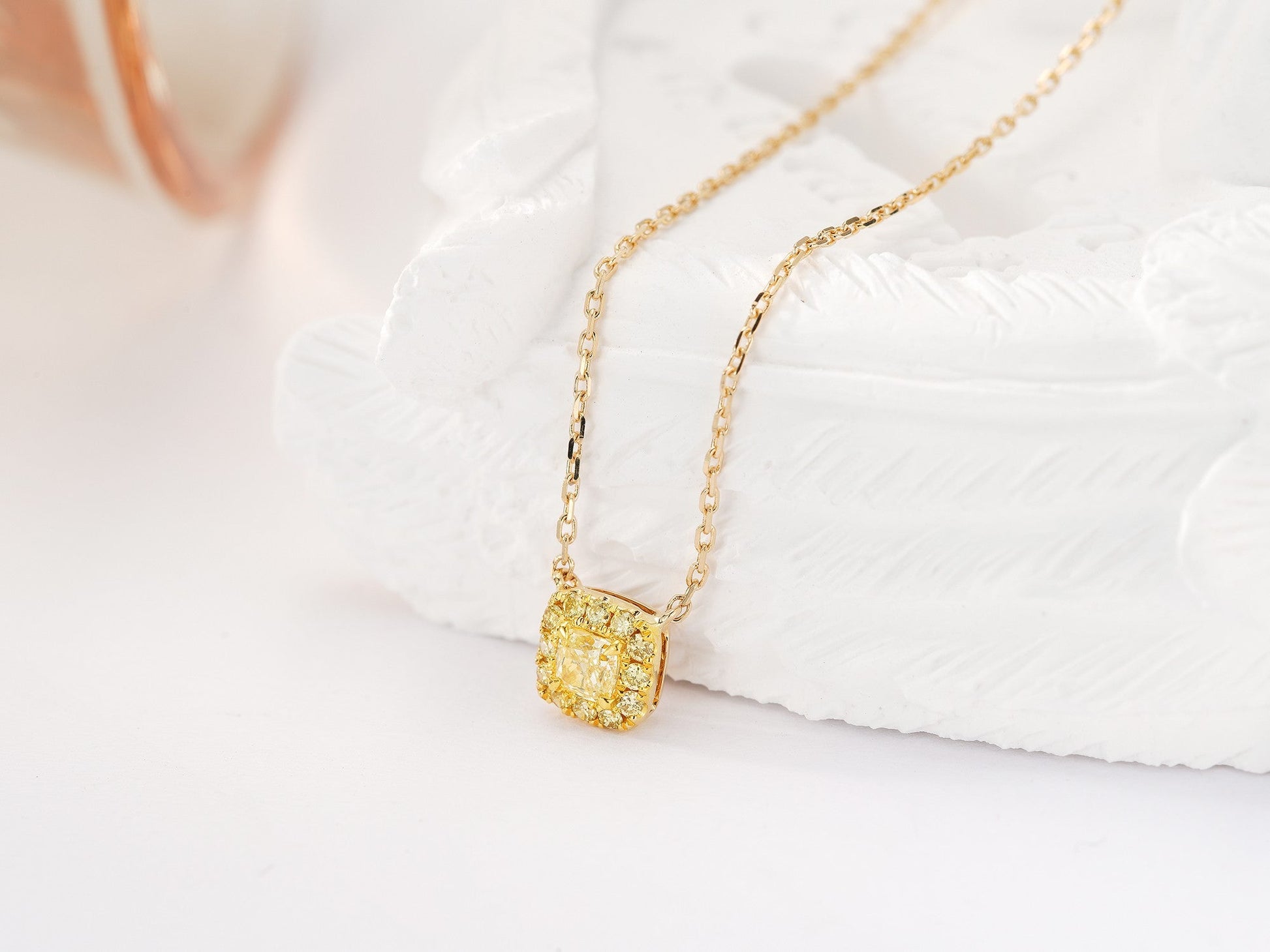 18K Yellow Gold Diamond Pillow-Shaped Necklace - Elegant Jewelry Piece - Yellow Diamond Necklace