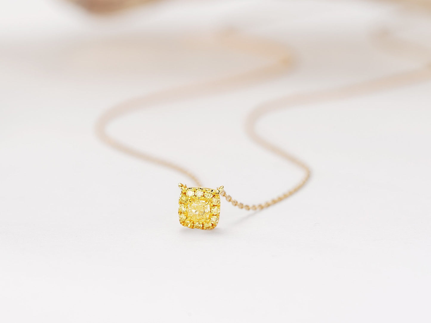 18K Yellow Gold Diamond Pillow-Shaped Necklace - Elegant Jewelry Piece - Yellow Diamond Necklace