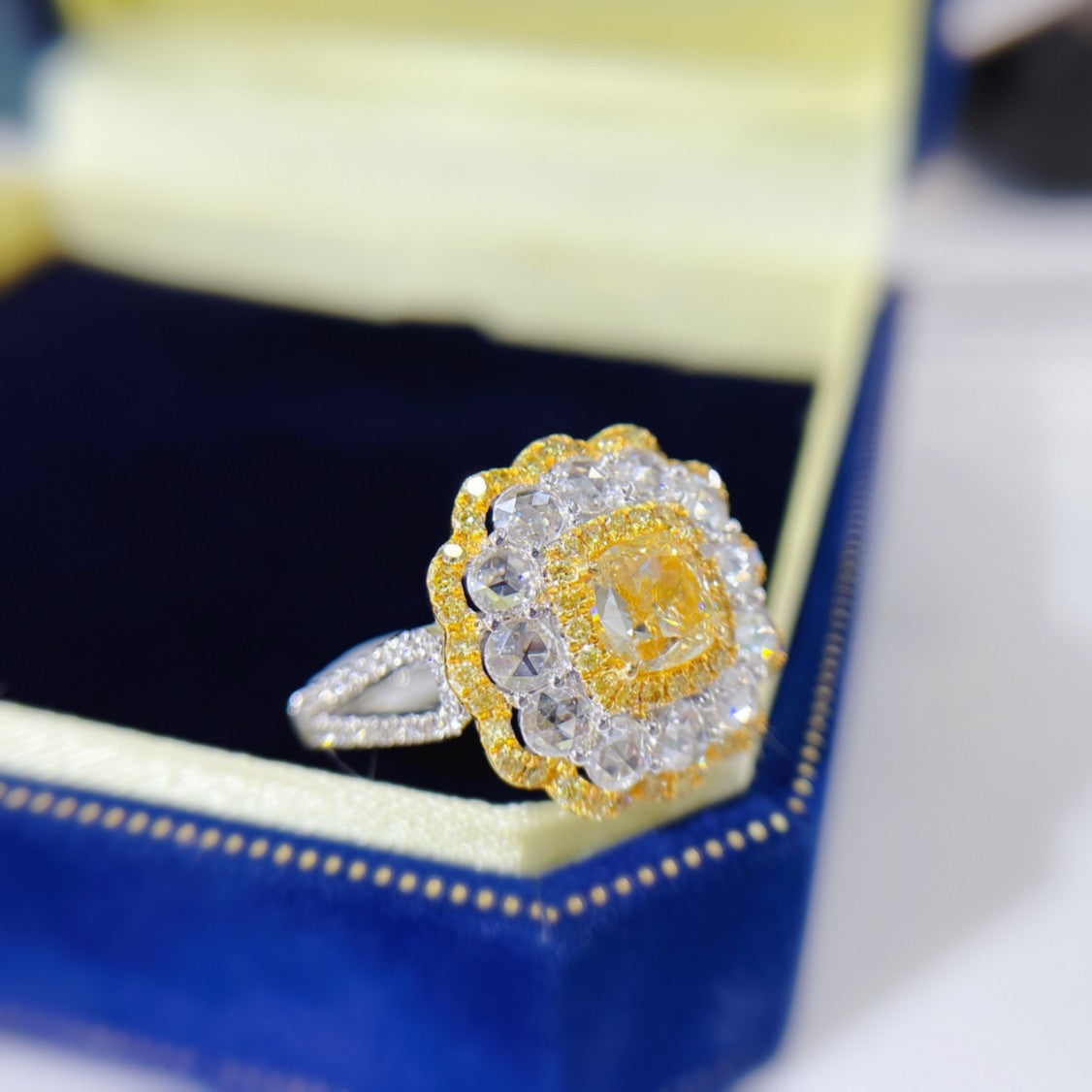 18K Yellow Gold Diamond Pillow-shaped Rose-cut Color-separated Ring - Yellow Diamond Ring