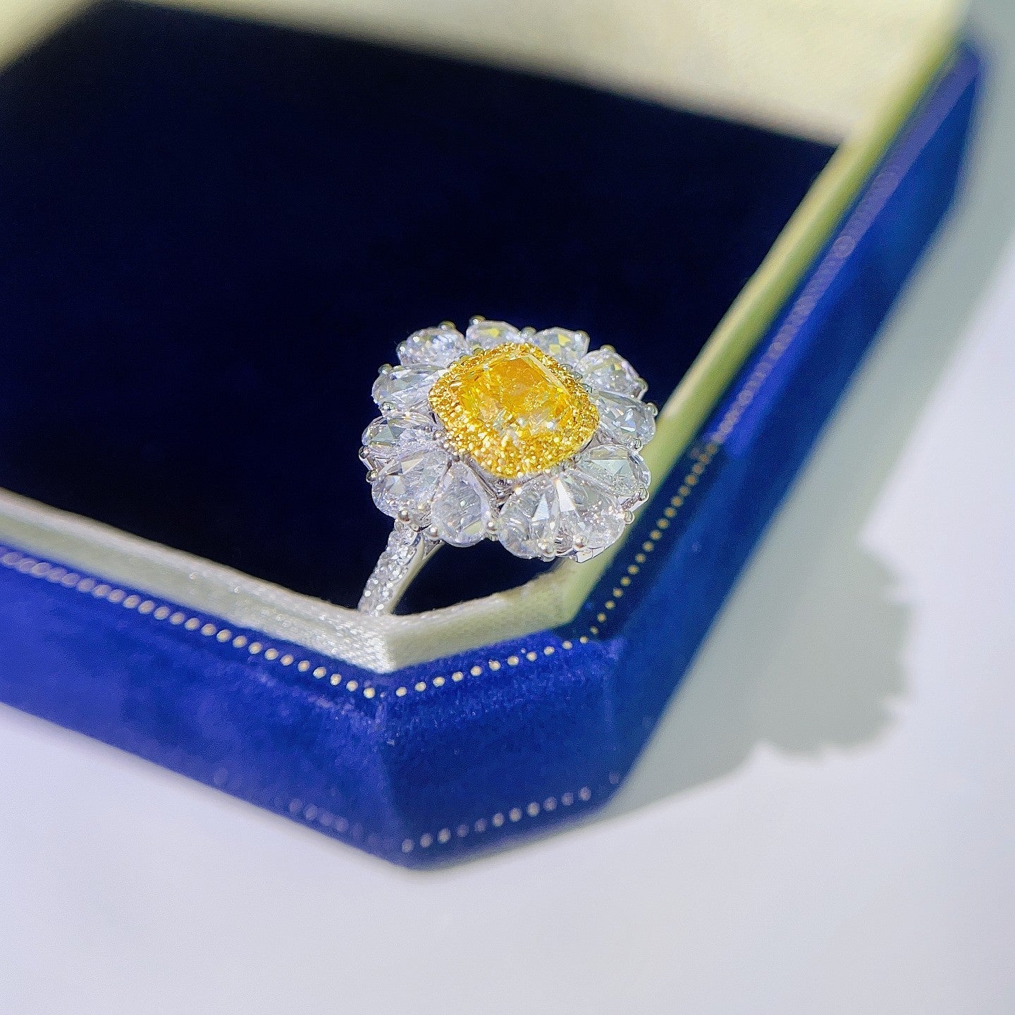 18K Yellow Gold Diamond Pillow-Shaped Rose-Cut Pendant/Ring with AGL Certificate - Luxurious Jewelry - Yellow Diamond